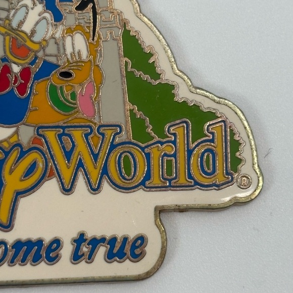DISNEY PIN TRADING: Disneyland Resort - Where dreams come true 2008 w clasp - Picture 6 of 15